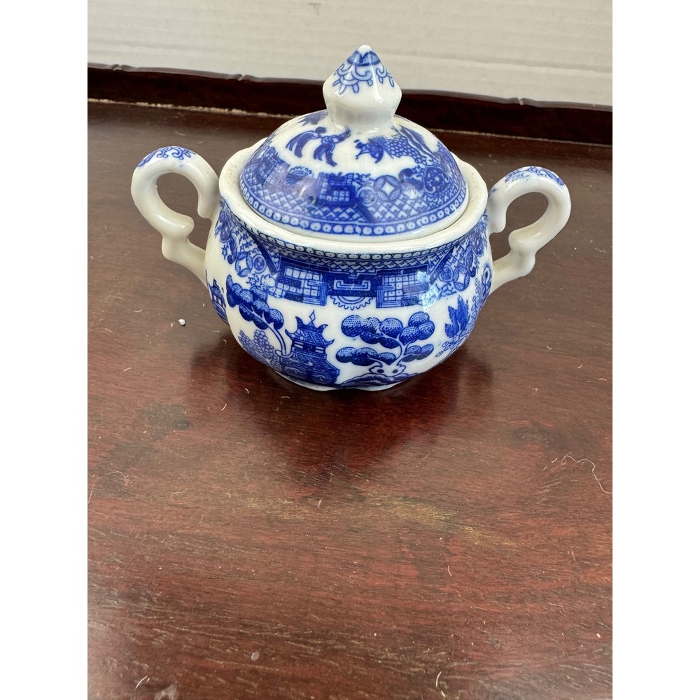 Vintage Blue Willow Transferware Teapot and Sugar Bowl Set Blue White China Flaw - Picture 14 of 16